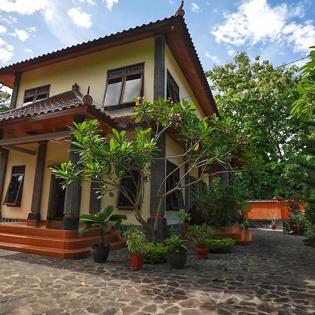 Villa Maryadi Lovina  Luaran gambar