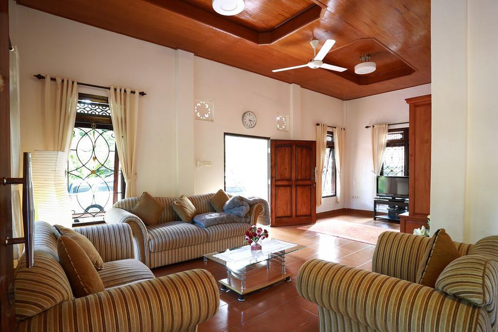 Villa Maryadi Lovina  Luaran gambar