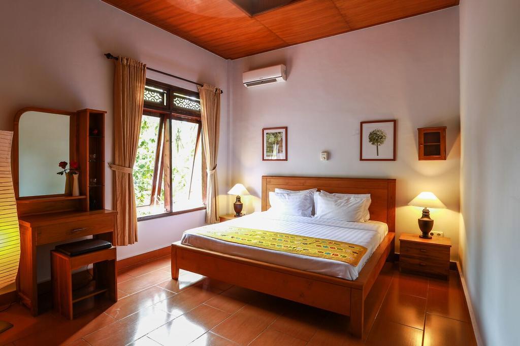 Villa Maryadi Lovina  Luaran gambar