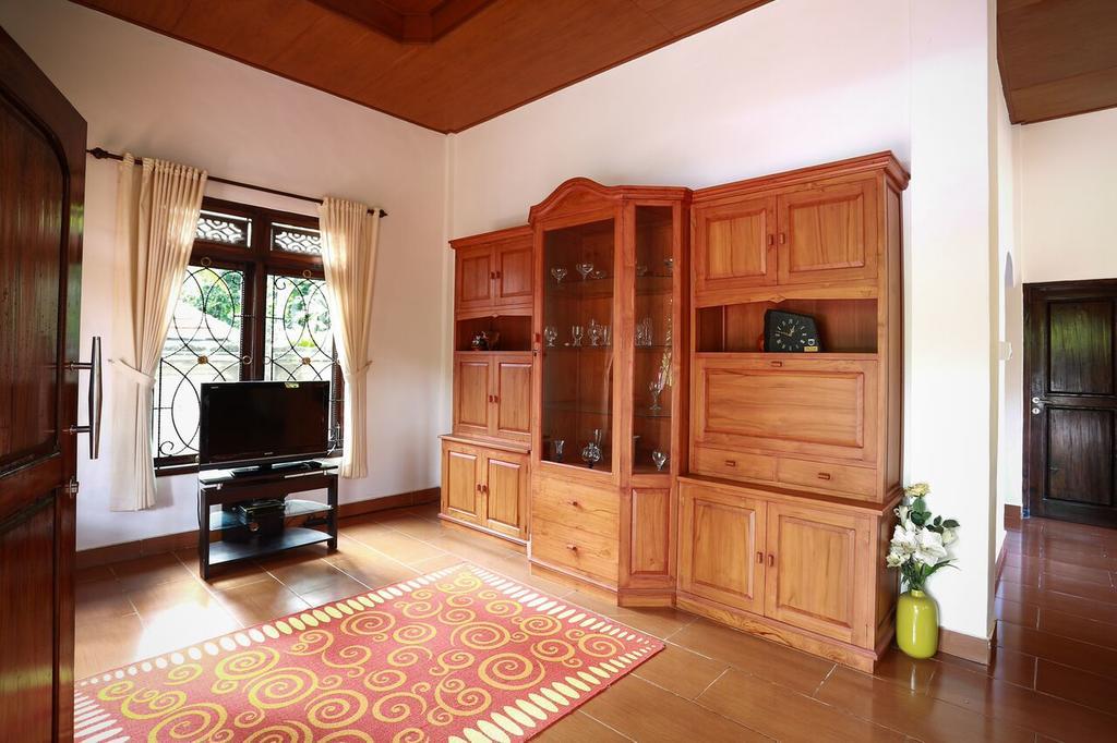 Villa Maryadi Lovina  Luaran gambar