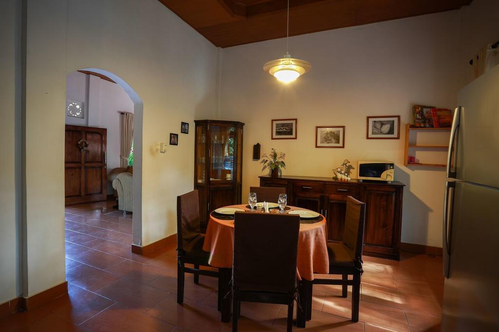 Villa Maryadi Lovina  Luaran gambar